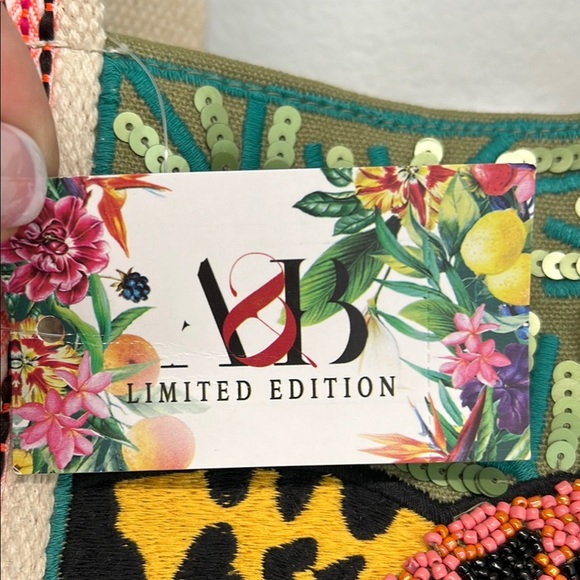 American & Beyond | Beaded Leopard 🐆 Tote Bag - Picture 3 of 12